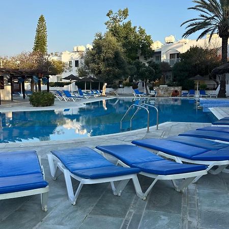 Paphos Gardens Studio Suite ภายนอก รูปภาพ