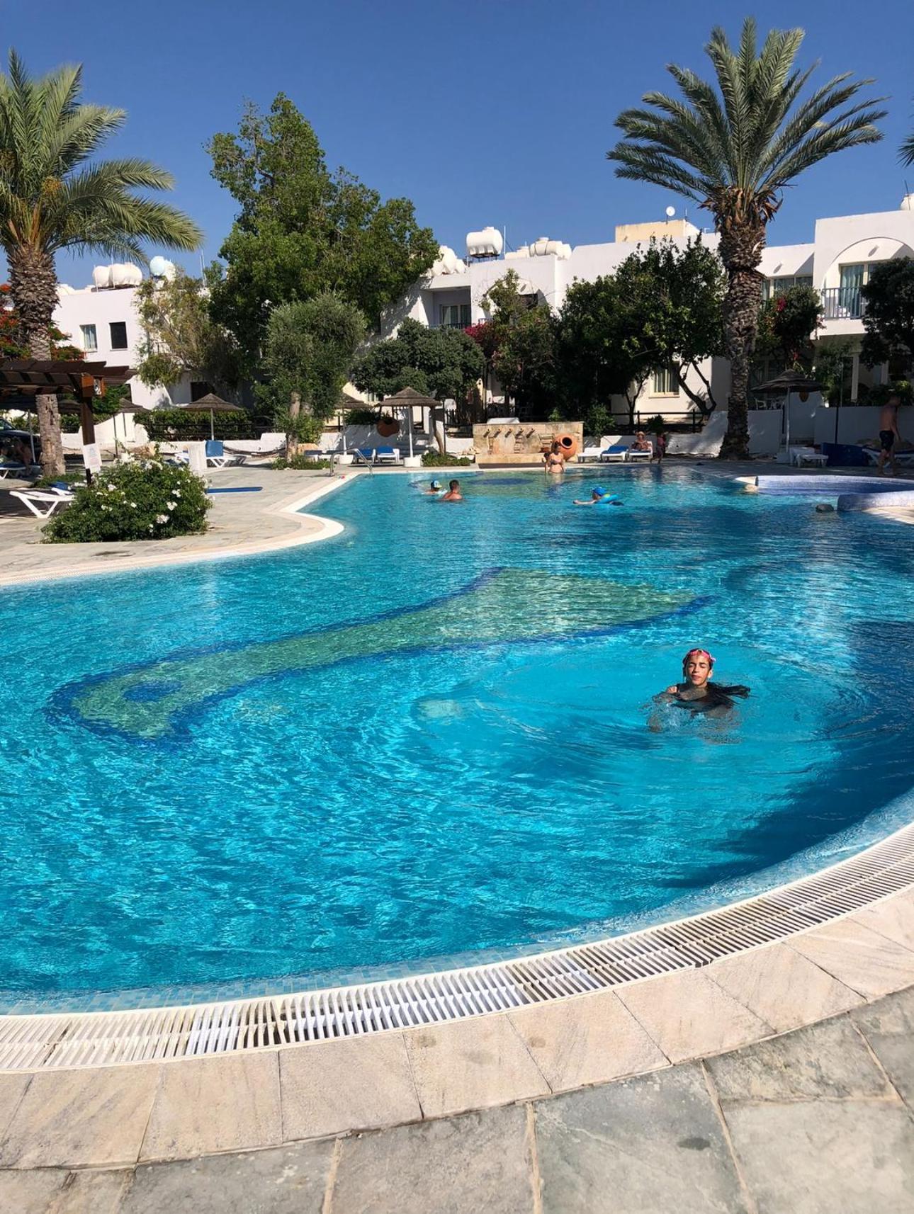 Paphos Gardens Studio Suite ภายนอก รูปภาพ