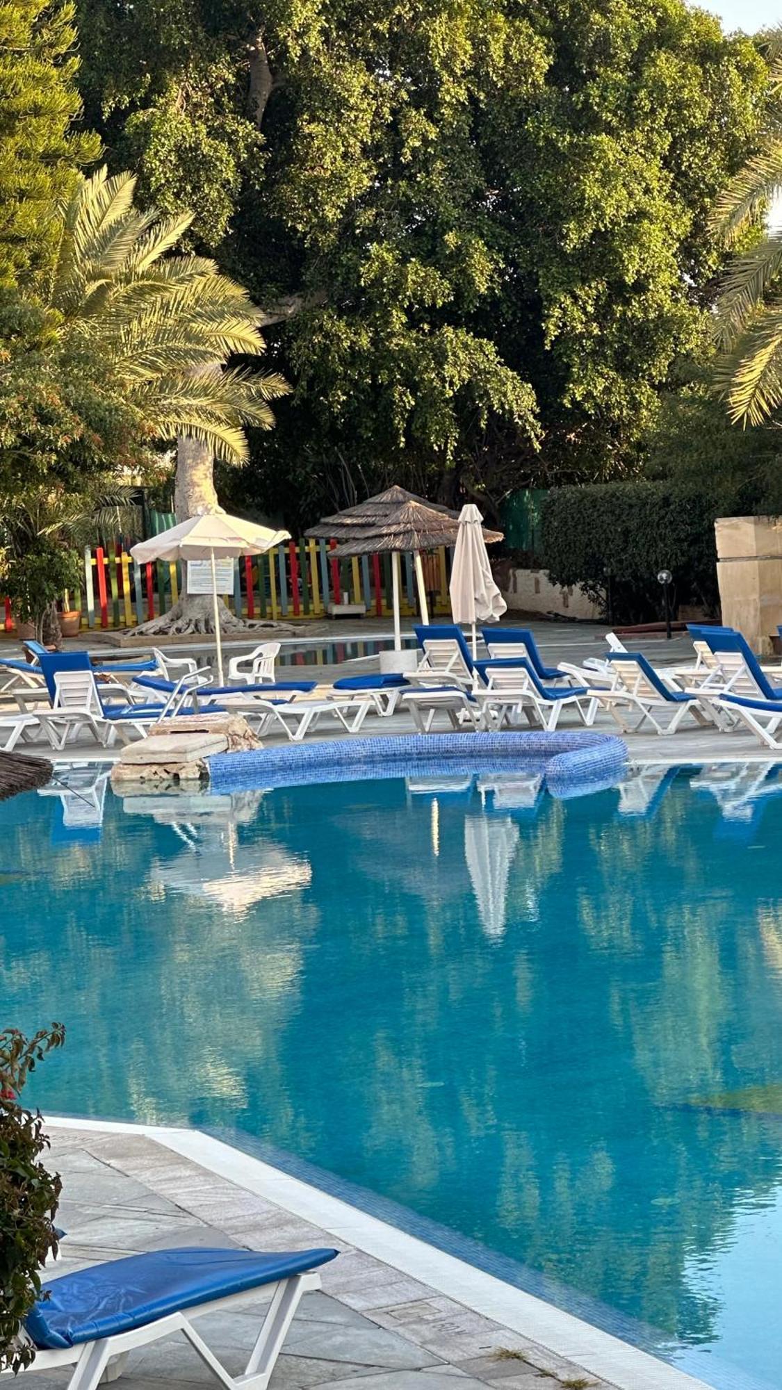 Paphos Gardens Studio Suite ภายนอก รูปภาพ