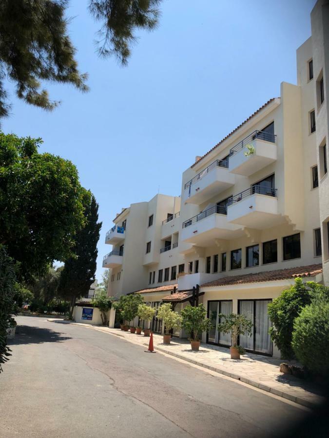 Paphos Gardens Studio Suite ภายนอก รูปภาพ