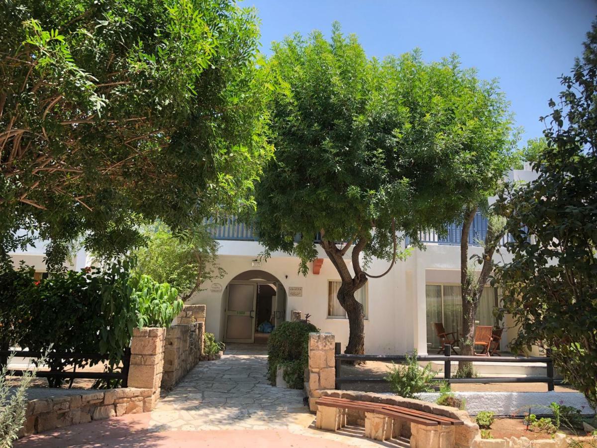 Paphos Gardens Studio Suite ภายนอก รูปภาพ