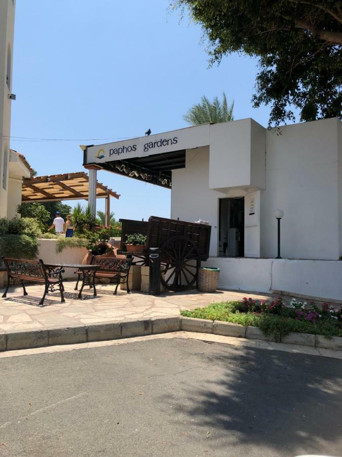 Paphos Gardens Studio Suite ภายนอก รูปภาพ