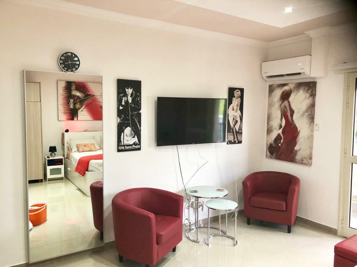 Paphos Gardens Studio Suite ภายนอก รูปภาพ